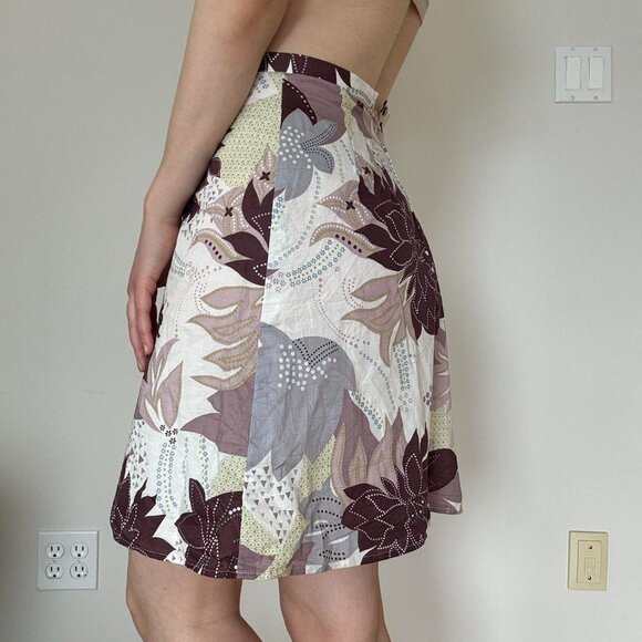 Floral Patterned Skirt - Picture 4 of 6